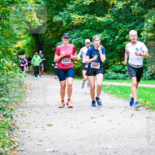 12.10.2025 - Bramfelder Halbmarathon 2025 Dr. Thomas Lammeyer http://msf.ph/oto/9357985 12.10.2025 11:02:51 Laufen 2600, 2601 meine-sportfotos.de