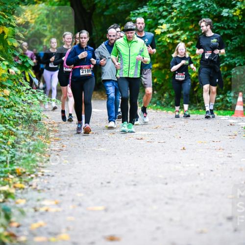 12.10.2025 - Bramfelder Halbmarathon 2025 Dr. Thomas Lammeyer http://msf.ph/oto/9358016 12.10.2025 11:02:56 Laufen 2189, 2048 meine-sportfotos.de