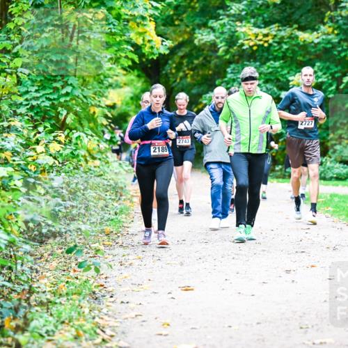 12.10.2025 - Bramfelder Halbmarathon 2025 Dr. Thomas Lammeyer http://msf.ph/oto/9358047 12.10.2025 11:03:00 Laufen 2189, 2743, 2727 meine-sportfotos.de