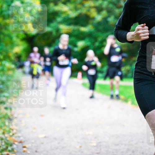 12.10.2025 - Bramfelder Halbmarathon 2025 Dr. Thomas Lammeyer http://msf.ph/oto/9358076 12.10.2025 11:03:06 Laufen 34, 2743, 30 meine-sportfotos.de