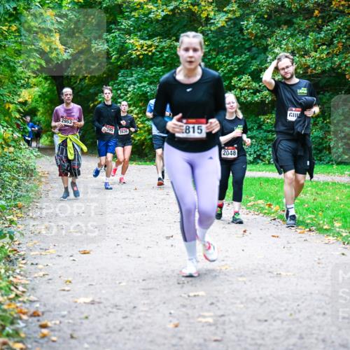 12.10.2025 - Bramfelder Halbmarathon 2025 Dr. Thomas Lammeyer http://msf.ph/oto/9358083 12.10.2025 11:03:08 Laufen 2953, 595, 2636, 815, 2048 meine-sportfotos.de