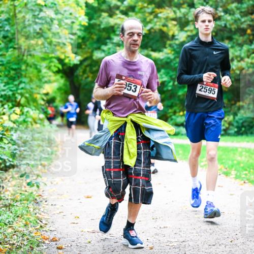 12.10.2025 - Bramfelder Halbmarathon 2025 Dr. Thomas Lammeyer http://msf.ph/oto/9358108 12.10.2025 11:03:12 Laufen 953, 413, 2595 meine-sportfotos.de