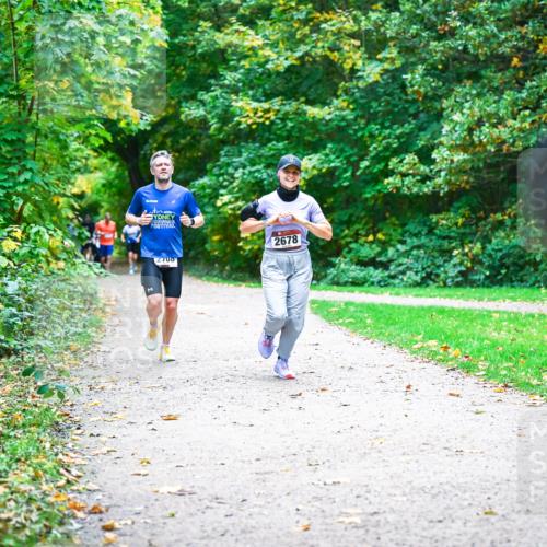 12.10.2025 - Bramfelder Halbmarathon 2025 Dr. Thomas Lammeyer http://msf.ph/oto/9358129 12.10.2025 11:03:17 Laufen 2708, 2678 meine-sportfotos.de