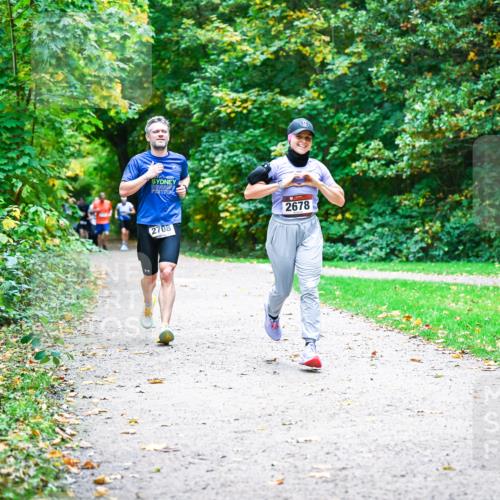 12.10.2025 - Bramfelder Halbmarathon 2025 Dr. Thomas Lammeyer http://msf.ph/oto/9358133 12.10.2025 11:03:17 Laufen 2708, 2678 meine-sportfotos.de