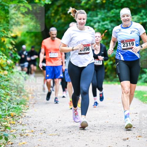 12.10.2025 - Bramfelder Halbmarathon 2025 Dr. Thomas Lammeyer http://msf.ph/oto/9358189 12.10.2025 11:03:30 Laufen 2383, 396, 2319 meine-sportfotos.de