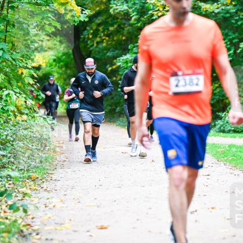 12.10.2025 - Bramfelder Halbmarathon 2025 Dr. Thomas Lammeyer http://msf.ph/oto/9358217 12.10.2025 11:03:39 Laufen 2382 meine-sportfotos.de