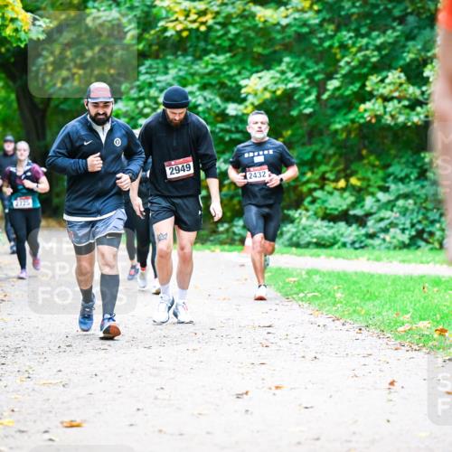 12.10.2025 - Bramfelder Halbmarathon 2025 Dr. Thomas Lammeyer http://msf.ph/oto/9358221 12.10.2025 11:03:41 Laufen 2725, 2949, 2432 meine-sportfotos.de