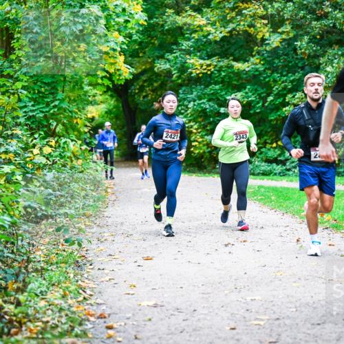 12.10.2025 - Bramfelder Halbmarathon 2025 Dr. Thomas Lammeyer http://msf.ph/oto/9358329 12.10.2025 11:04:04 Laufen 2421, 2343, 28, 2656 meine-sportfotos.de