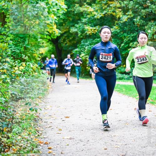 12.10.2025 - Bramfelder Halbmarathon 2025 Dr. Thomas Lammeyer http://msf.ph/oto/9358340 12.10.2025 11:04:05 Laufen 2421, 2343 meine-sportfotos.de