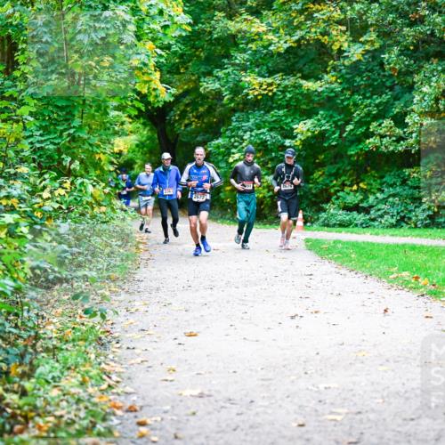 12.10.2025 - Bramfelder Halbmarathon 2025 Dr. Thomas Lammeyer http://msf.ph/oto/9358352 12.10.2025 11:04:07 Laufen 2672, 2676 meine-sportfotos.de