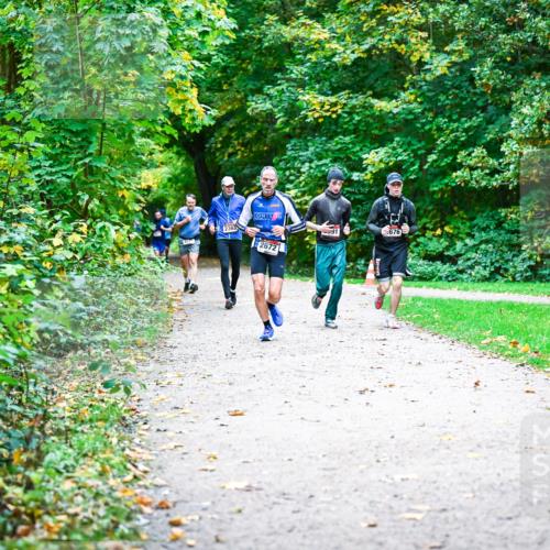 12.10.2025 - Bramfelder Halbmarathon 2025 Dr. Thomas Lammeyer http://msf.ph/oto/9358357 12.10.2025 11:04:09 Laufen 2672, 676 meine-sportfotos.de