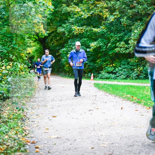 12.10.2025 - Bramfelder Halbmarathon 2025 Dr. Thomas Lammeyer http://msf.ph/oto/9358379 12.10.2025 11:04:12 Laufen 2585, 2363, 2672 meine-sportfotos.de