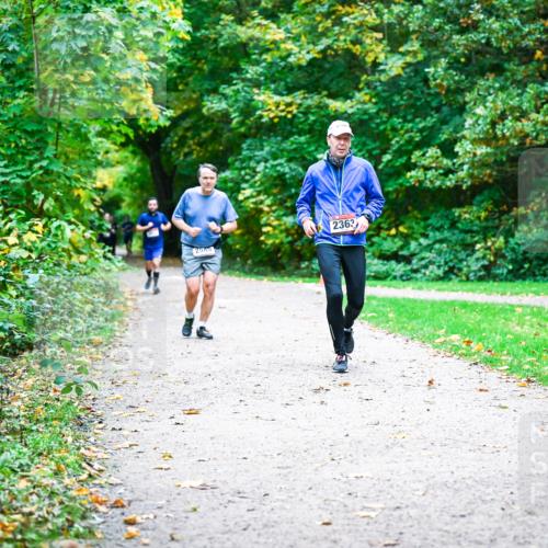 12.10.2025 - Bramfelder Halbmarathon 2025 Dr. Thomas Lammeyer http://msf.ph/oto/9358392 12.10.2025 11:04:14 Laufen 2363, 2585 meine-sportfotos.de