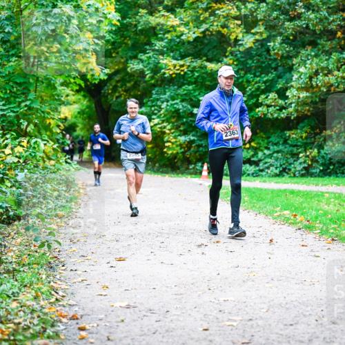 12.10.2025 - Bramfelder Halbmarathon 2025 Dr. Thomas Lammeyer http://msf.ph/oto/9358394 12.10.2025 11:04:14 Laufen 2363, 2585 meine-sportfotos.de