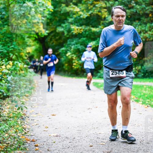 12.10.2025 - Bramfelder Halbmarathon 2025 Dr. Thomas Lammeyer http://msf.ph/oto/9358420 12.10.2025 11:04:18 Laufen 2585 meine-sportfotos.de