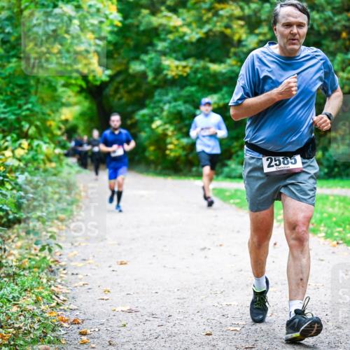 12.10.2025 - Bramfelder Halbmarathon 2025 Dr. Thomas Lammeyer http://msf.ph/oto/9358421 12.10.2025 11:04:18 Laufen 2585 meine-sportfotos.de