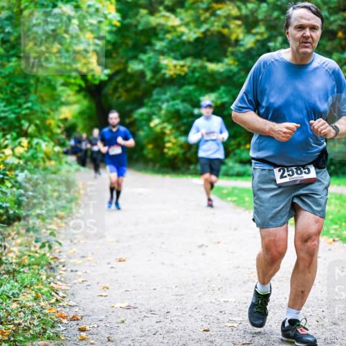 12.10.2025 - Bramfelder Halbmarathon 2025 Dr. Thomas Lammeyer http://msf.ph/oto/9358422 12.10.2025 11:04:19 Laufen 2585 meine-sportfotos.de