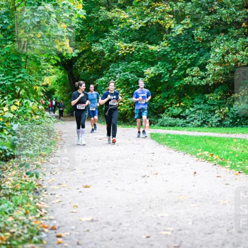 12.10.2025 - Bramfelder Halbmarathon 2025 Dr. Thomas Lammeyer http://msf.ph/oto/9358483 12.10.2025 11:04:28 Laufen 2390, 2449, 2305, 2828 meine-sportfotos.de