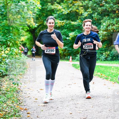12.10.2025 - Bramfelder Halbmarathon 2025 Dr. Thomas Lammeyer http://msf.ph/oto/9358513 12.10.2025 11:04:33 Laufen 2390, 2305, 2699 meine-sportfotos.de