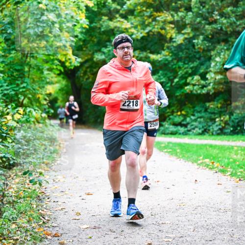 12.10.2025 - Bramfelder Halbmarathon 2025 Dr. Thomas Lammeyer http://msf.ph/oto/9358568 12.10.2025 11:04:49 Laufen 2218, 2500, 2830 meine-sportfotos.de