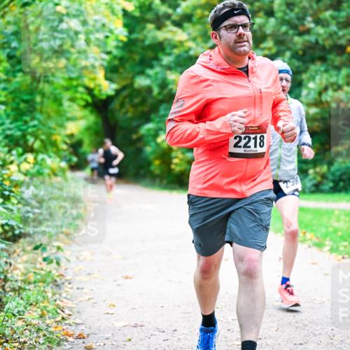 12.10.2025 - Bramfelder Halbmarathon 2025 Dr. Thomas Lammeyer http://msf.ph/oto/9358570 12.10.2025 11:04:49 Laufen 34, 2218, 2507 meine-sportfotos.de