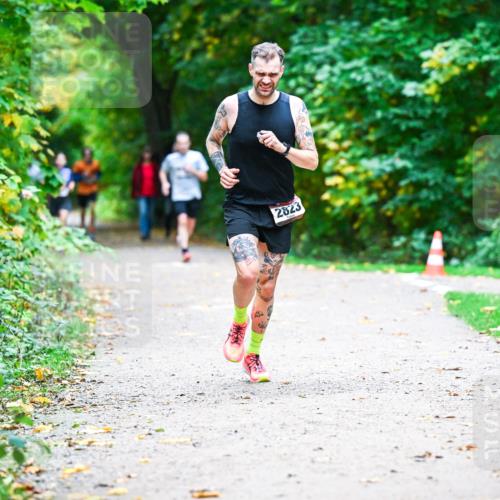 12.10.2025 - Bramfelder Halbmarathon 2025 Dr. Thomas Lammeyer http://msf.ph/oto/9358575 12.10.2025 11:04:53 Laufen 2823 meine-sportfotos.de