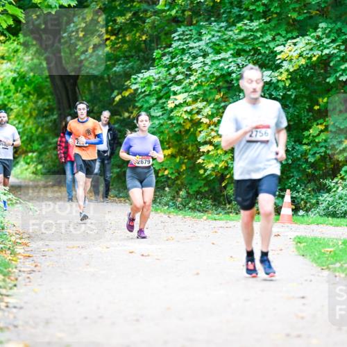 12.10.2025 - Bramfelder Halbmarathon 2025 Dr. Thomas Lammeyer http://msf.ph/oto/9358604 12.10.2025 11:04:59 Laufen 26, 2, 2679, 2756 meine-sportfotos.de