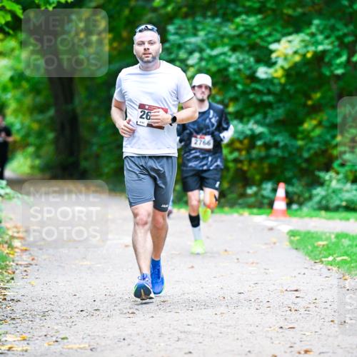 12.10.2025 - Bramfelder Halbmarathon 2025 Dr. Thomas Lammeyer http://msf.ph/oto/9358662 12.10.2025 11:05:10 Laufen 26, 61, 2766 meine-sportfotos.de