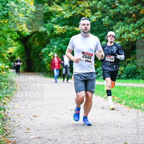 12.10.2025 - Bramfelder Halbmarathon 2025 Dr. Thomas Lammeyer http://msf.ph/oto/9358683 12.10.2025 11:05:13 Laufen 2688, 61, 2766 meine-sportfotos.de