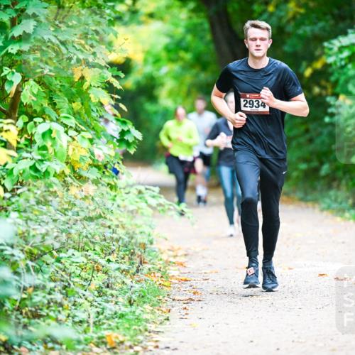 12.10.2025 - Bramfelder Halbmarathon 2025 Dr. Thomas Lammeyer http://msf.ph/oto/9358694 12.10.2025 11:05:20 Laufen 2934 meine-sportfotos.de
