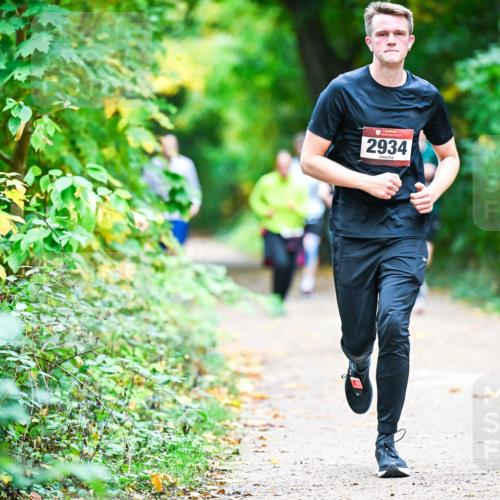 12.10.2025 - Bramfelder Halbmarathon 2025 Dr. Thomas Lammeyer http://msf.ph/oto/9358704 12.10.2025 11:05:21 Laufen 2934 meine-sportfotos.de