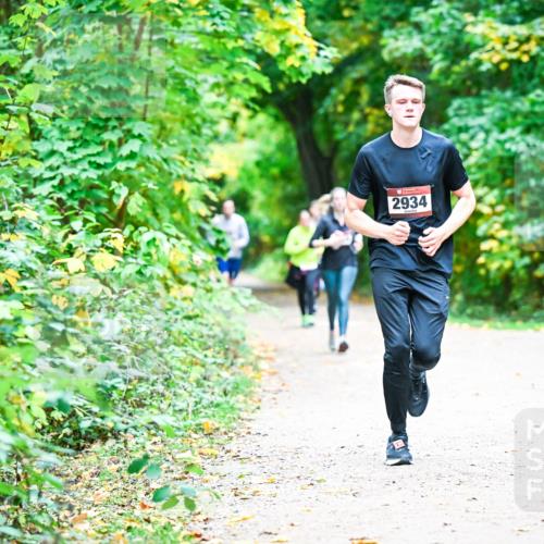 12.10.2025 - Bramfelder Halbmarathon 2025 Dr. Thomas Lammeyer http://msf.ph/oto/9358713 12.10.2025 11:05:22 Laufen 2934 meine-sportfotos.de