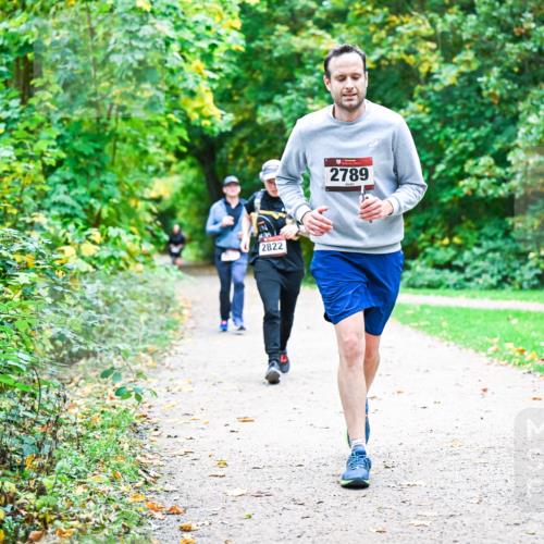 12.10.2025 - Bramfelder Halbmarathon 2025 Dr. Thomas Lammeyer http://msf.ph/oto/9358792 12.10.2025 11:05:36 Laufen 2822, 2789 meine-sportfotos.de