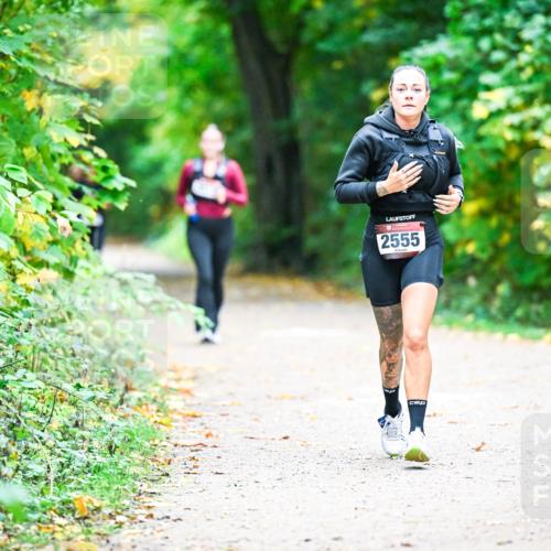 12.10.2025 - Bramfelder Halbmarathon 2025 Dr. Thomas Lammeyer http://msf.ph/oto/9358841 12.10.2025 11:05:47 Laufen 2555 meine-sportfotos.de