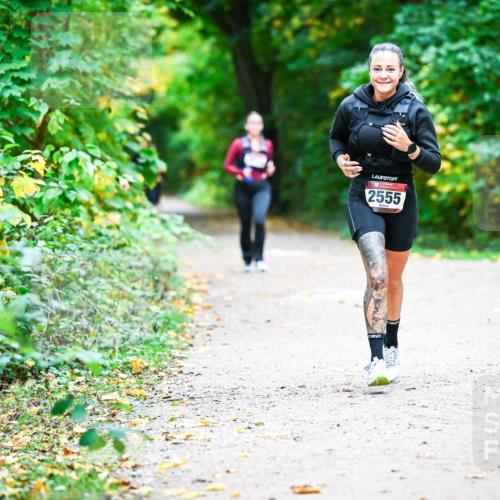 12.10.2025 - Bramfelder Halbmarathon 2025 Dr. Thomas Lammeyer http://msf.ph/oto/9358852 12.10.2025 11:05:49 Laufen 2555 meine-sportfotos.de
