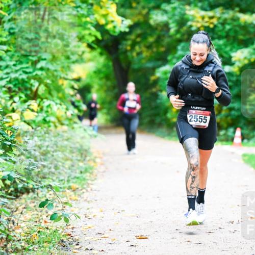 12.10.2025 - Bramfelder Halbmarathon 2025 Dr. Thomas Lammeyer http://msf.ph/oto/9358863 12.10.2025 11:05:51 Laufen 2555 meine-sportfotos.de