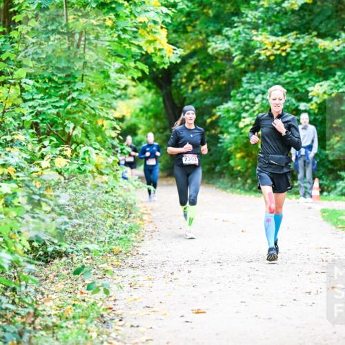 12.10.2025 - Bramfelder Halbmarathon 2025 Dr. Thomas Lammeyer http://msf.ph/oto/9358921 12.10.2025 11:06:00 Laufen 2303 meine-sportfotos.de