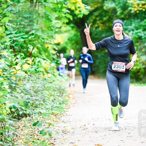 12.10.2025 - Bramfelder Halbmarathon 2025 Dr. Thomas Lammeyer http://msf.ph/oto/9358925 12.10.2025 11:06:03 Laufen 2303 meine-sportfotos.de