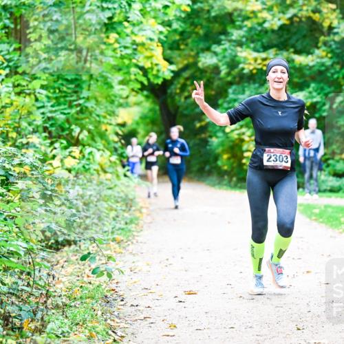 12.10.2025 - Bramfelder Halbmarathon 2025 Dr. Thomas Lammeyer http://msf.ph/oto/9358931 12.10.2025 11:06:04 Laufen 2303 meine-sportfotos.de