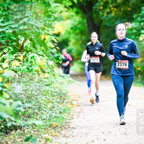 12.10.2025 - Bramfelder Halbmarathon 2025 Dr. Thomas Lammeyer http://msf.ph/oto/9358942 12.10.2025 11:06:07 Laufen 2418, 2376 meine-sportfotos.de