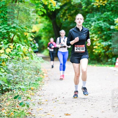 12.10.2025 - Bramfelder Halbmarathon 2025 Dr. Thomas Lammeyer http://msf.ph/oto/9358967 12.10.2025 11:06:12 Laufen 2418 meine-sportfotos.de