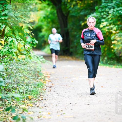 12.10.2025 - Bramfelder Halbmarathon 2025 Dr. Thomas Lammeyer http://msf.ph/oto/9359005 12.10.2025 11:06:19 Laufen 2286 meine-sportfotos.de