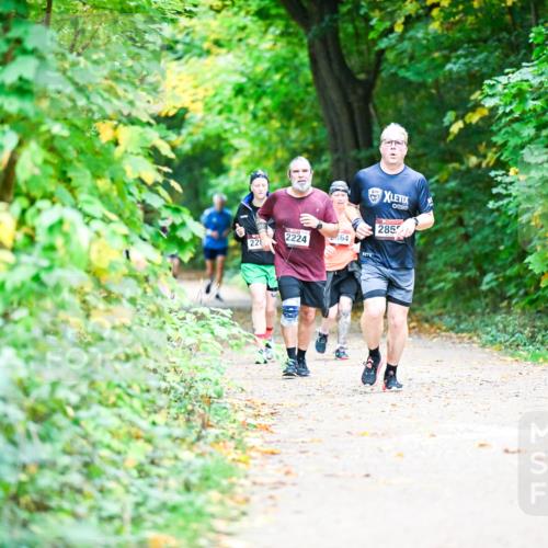 12.10.2025 - Bramfelder Halbmarathon 2025 Dr. Thomas Lammeyer http://msf.ph/oto/9359059 12.10.2025 11:06:37 Laufen 364, 2224, 221, 285 meine-sportfotos.de