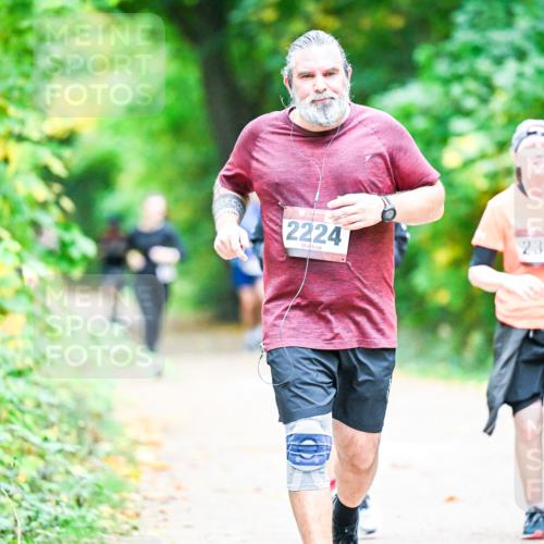 12.10.2025 - Bramfelder Halbmarathon 2025 Dr. Thomas Lammeyer http://msf.ph/oto/9359078 12.10.2025 11:06:47 Laufen 2224, 2364 meine-sportfotos.de