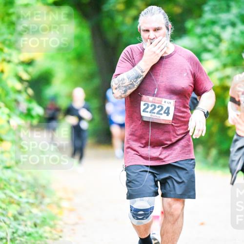 12.10.2025 - Bramfelder Halbmarathon 2025 Dr. Thomas Lammeyer http://msf.ph/oto/9359082 12.10.2025 11:06:47 Laufen 121, 2224, 236 meine-sportfotos.de