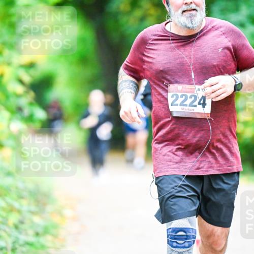 12.10.2025 - Bramfelder Halbmarathon 2025 Dr. Thomas Lammeyer http://msf.ph/oto/9359090 12.10.2025 11:06:49 Laufen 12, 2224 meine-sportfotos.de