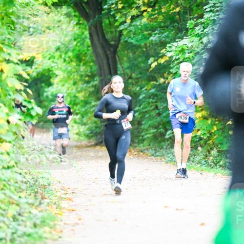12.10.2025 - Bramfelder Halbmarathon 2025 Dr. Thomas Lammeyer http://msf.ph/oto/9359095 12.10.2025 11:06:52 Laufen  meine-sportfotos.de
