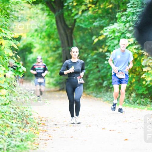12.10.2025 - Bramfelder Halbmarathon 2025 Dr. Thomas Lammeyer http://msf.ph/oto/9359099 12.10.2025 11:06:52 Laufen 274, 2539 meine-sportfotos.de