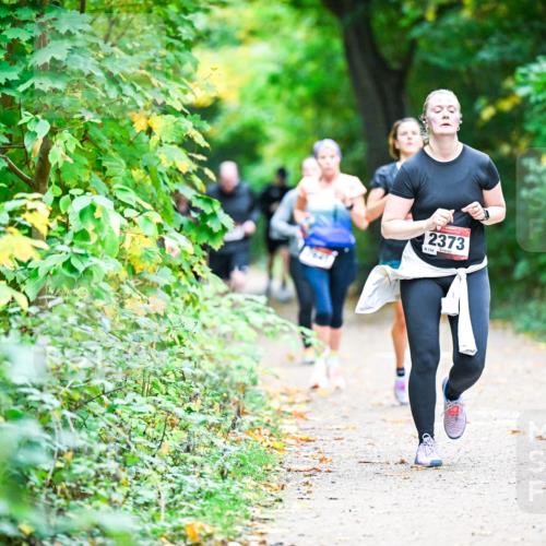 12.10.2025 - Bramfelder Halbmarathon 2025 Dr. Thomas Lammeyer http://msf.ph/oto/9359156 12.10.2025 11:07:08 Laufen 2373, 18134 meine-sportfotos.de