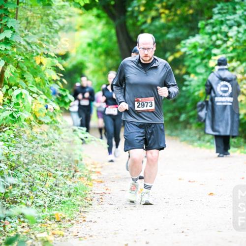 12.10.2025 - Bramfelder Halbmarathon 2025 Dr. Thomas Lammeyer http://msf.ph/oto/9359188 12.10.2025 11:07:20 Laufen 2973 meine-sportfotos.de